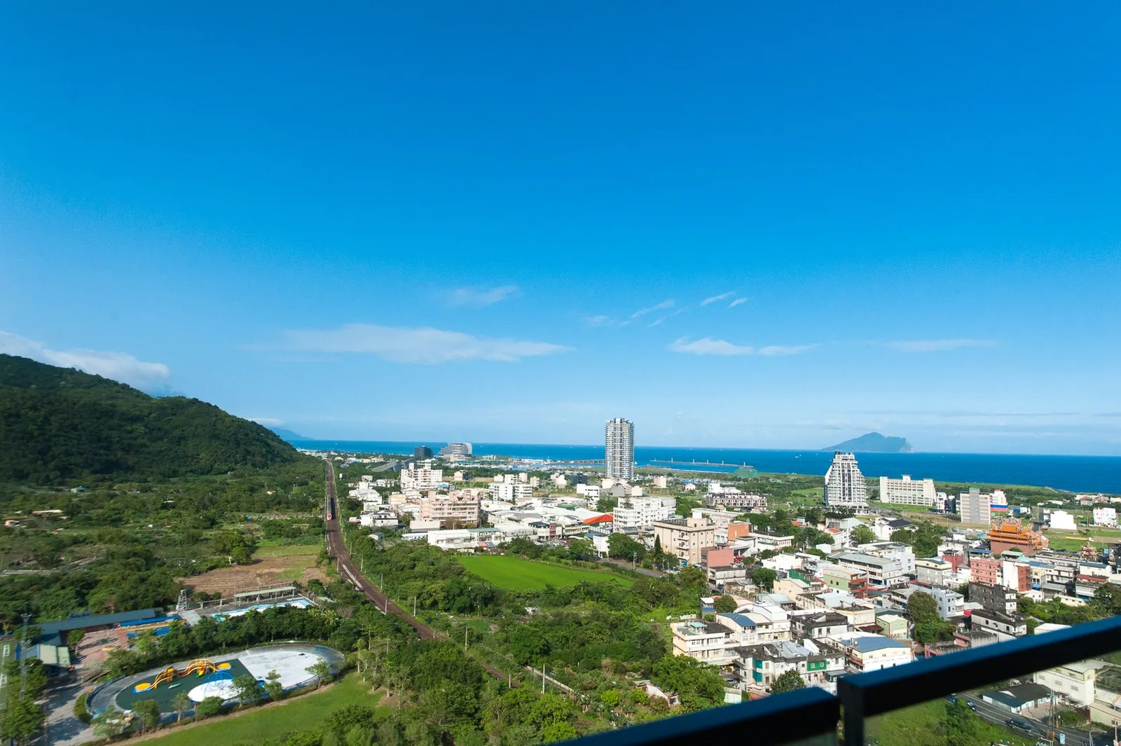 頭城市區與龜山島